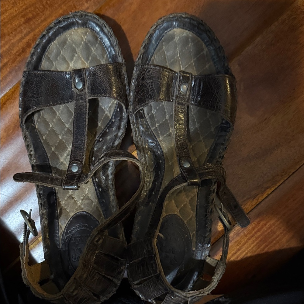 Women Brown T-Strap Sandals - Comfortable Everyday Wear Accents
